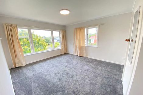 Photo of property in 10 Tahi Terrace, Glen Eden, Auckland, 0602