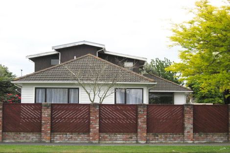Photo of property in 211 Grahams Road, Burnside, Christchurch, 8053