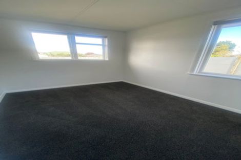 Photo of property in 31 Exeter Crescent, Takaro, Palmerston North, 4412