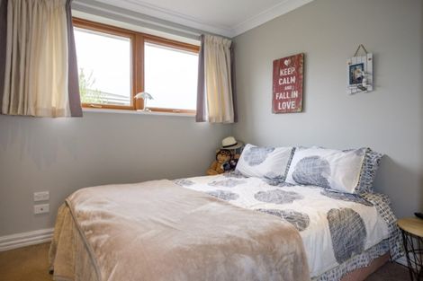 Photo of property in 52 Elwyn Crescent, Green Island, Dunedin, 9018