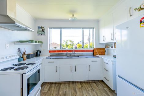 Photo of property in 10a-b Churchill Place, Waimate, 7924