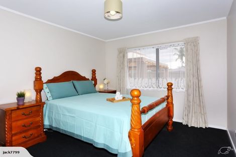 Photo of property in 3 Glenross Drive, Wattle Downs, Auckland, 2103