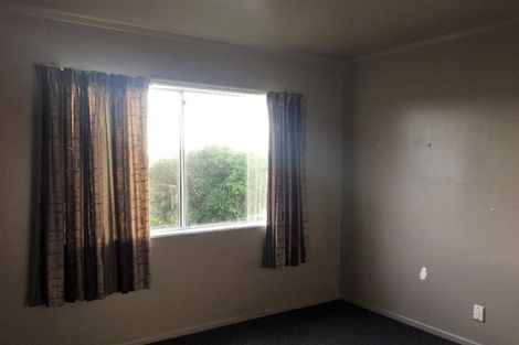 Photo of property in 7a Chetwode Grove, Newlands, Wellington, 6037