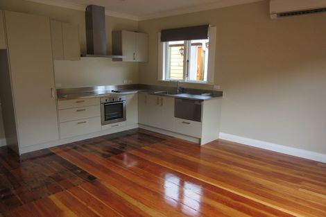 Photo of property in 172a Queens Drive, Lyall Bay, Wellington, 6022