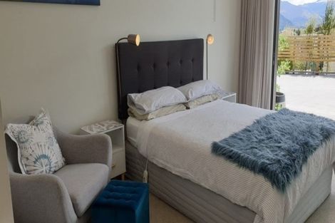 Photo of property in 8 Bovett Place, Wanaka, 9305