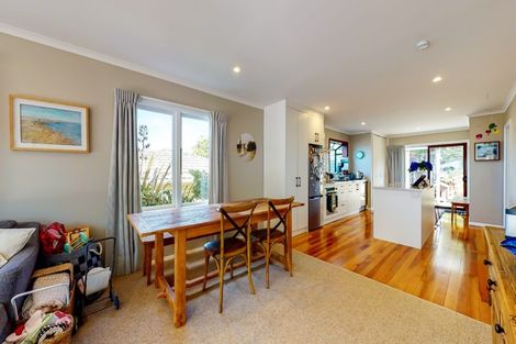 Photo of property in 140 Severn Street, Island Bay, Wellington, 6023