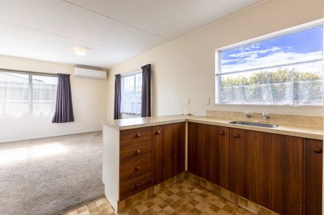 Photo of property in 2/15 Bedford Road, Marewa, Napier, 4110