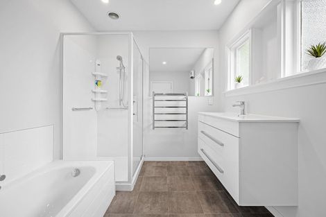 Photo of property in 49a Memorial Avenue, Ilam, Christchurch, 8053