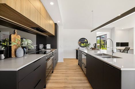 Photo of property in 8 Kirkland Crescent, Harewood, Christchurch, 8051