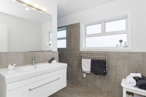 Photo of property in 28a Dickson Road, Papamoa Beach, Papamoa, 3118