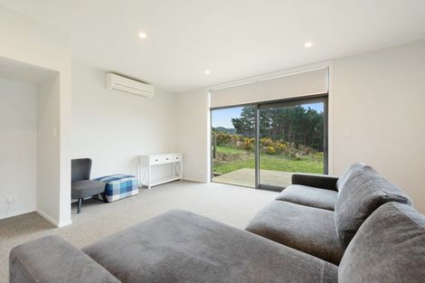 Photo of property in 54 Spenmoor Street, Newlands, Wellington, 6037