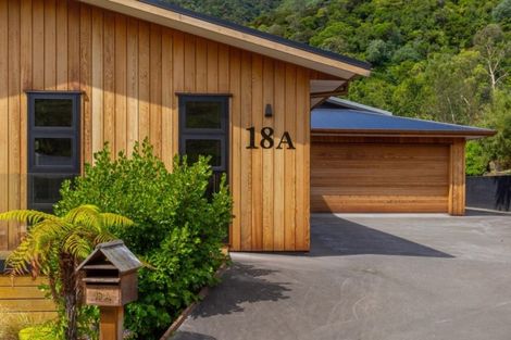 Photo of property in 18a Russell Street, Picton, 7220