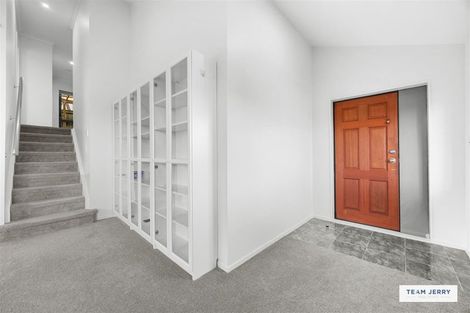 Photo of property in 28 Fairchild Avenue, Goodwood Heights, Auckland, 2105