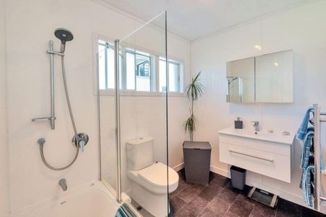 Photo of property in 57 Kirby Street, Glendene, Auckland, 0602