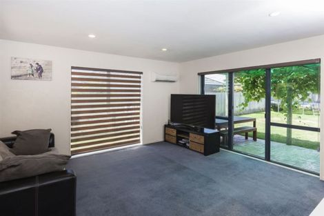 Photo of property in 10 Riegler Place, Belfast, Christchurch, 8051