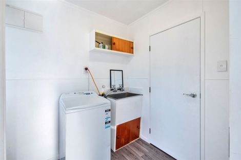 Photo of property in 28 Mawney Road, Henderson, Auckland, 0610