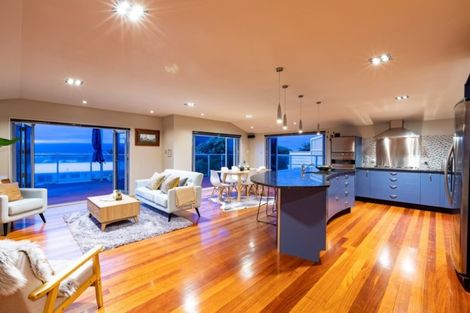 Photo of property in 15 Jane Street, Waikanae Beach, Waikanae, 5036