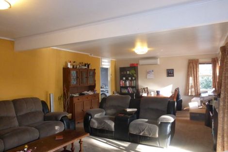 Photo of property in 59 Captain Scott Road, Glen Eden, Auckland, 0602