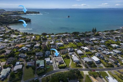 Photo of property in 25a Tindalls Bay Road, Tindalls Beach, Whangaparaoa, 0930