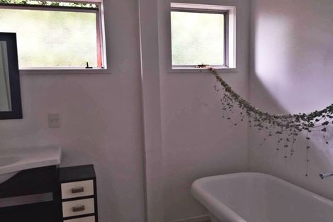 Photo of property in 2/2 Girrahween Drive, Totara Vale, Auckland, 0629