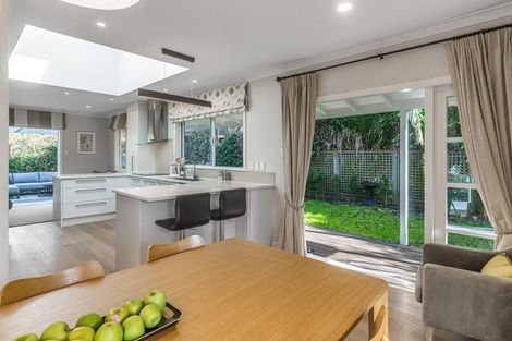 Photo of property in 12 Midway Avenue, Castor Bay, Auckland, 0620