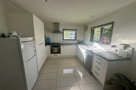 Photo of property in 28 Stokes Valley Road, Stokes Valley, Lower Hutt, 5019