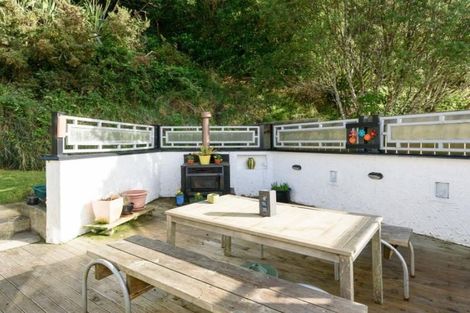 Photo of property in 98 Allington Road, Karori, Wellington, 6012