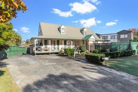Photo of property in 6 Orinda Close, Botany Downs, Auckland, 2010