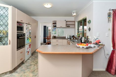 Photo of property in 8 Greenough Place, Rototuna, Hamilton, 3210