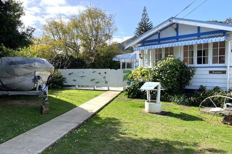 Photo of property in 6 Tatahi Street, Te Puru, Thames, 3575