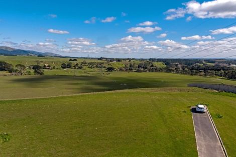 Photo of property in 14 Cyprus Place, Fitzherbert, Palmerston North, 4410