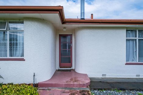 Photo of property in 1 Regent Street, Waimate, 7924