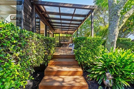 Photo of property in 1/12 Philson Terrace, Browns Bay, Auckland, 0630