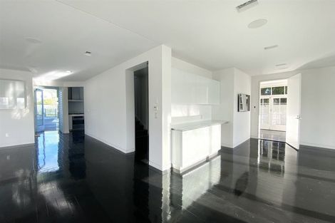 Photo of property in 100 Esplanade, Sumner, Christchurch, 8081