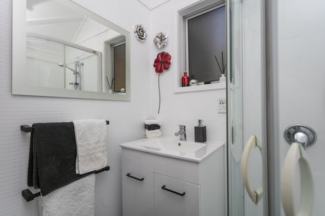 Photo of property in 24 Larkins Street, Helensburgh, Dunedin, 9010