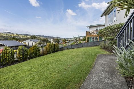 Photo of property in 70 Fyvie Avenue, Tawa, Wellington, 5028