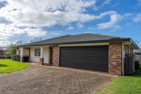 Photo of property in 10 Admiral Crescent, Flagstaff, Hamilton, 3210