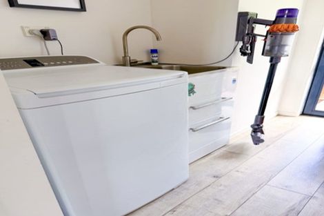 Photo of property in 33 Shearwater Street, One Tree Point, 0118