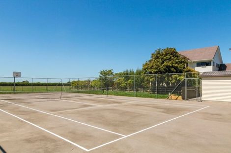 Photo of property in 335 Waihi Road, Hawera, 4673