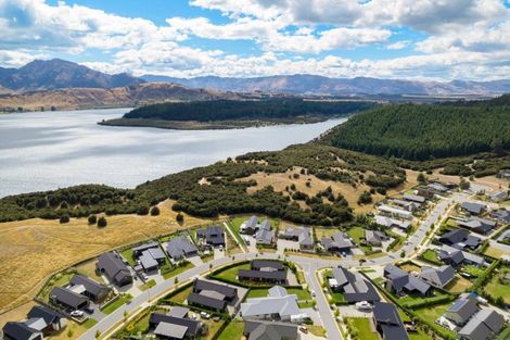 Photo of property in 2 Avalanche Place, Wanaka, 9305