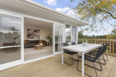 Photo of property in 38 Toru Street, Te Atatu Peninsula, Auckland, 0610