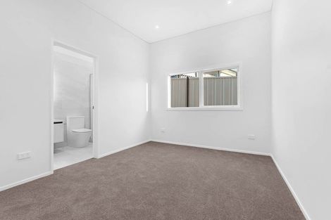 Photo of property in 60d Lewisham Street, Highland Park, Auckland, 2010