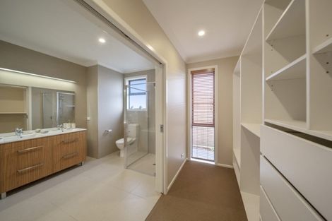 Photo of property in 7 Manurau Crescent, Merrilands, New Plymouth, 4312