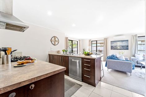 Photo of property in 21h Bonita Avenue, Stanmore Bay, Whangaparaoa, 0932