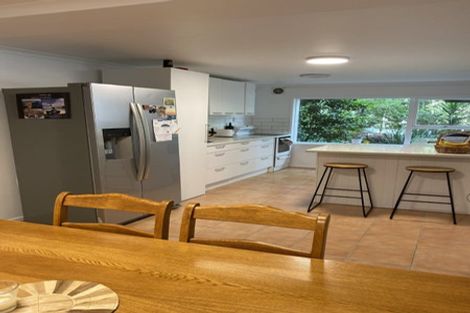 Photo of property in 53a Onedin Place, Titirangi, Auckland, 0604