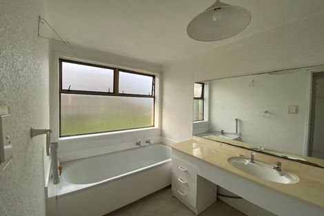 Photo of property in 1 Skilling Place, Farm Cove, Auckland, 2012