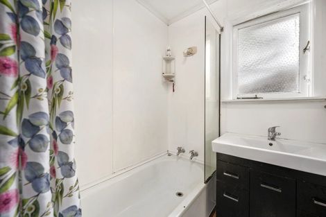 Photo of property in 98 Te Rangitautahanga Road, Turangi, 3334