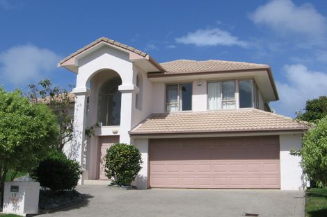 Photo of property in 13 Taroka Close, Pinehill, Auckland, 0632