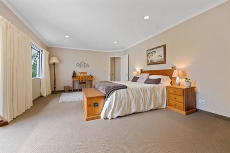 Photo of property in 43 Kinder Street, Acacia Bay, Taupo, 3330