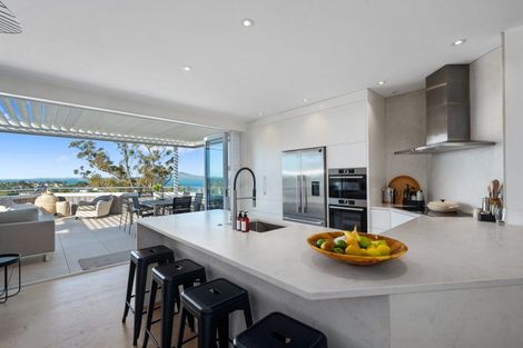 Photo of property in 2/39 Eastcliffe Road, Castor Bay, Auckland, 0620